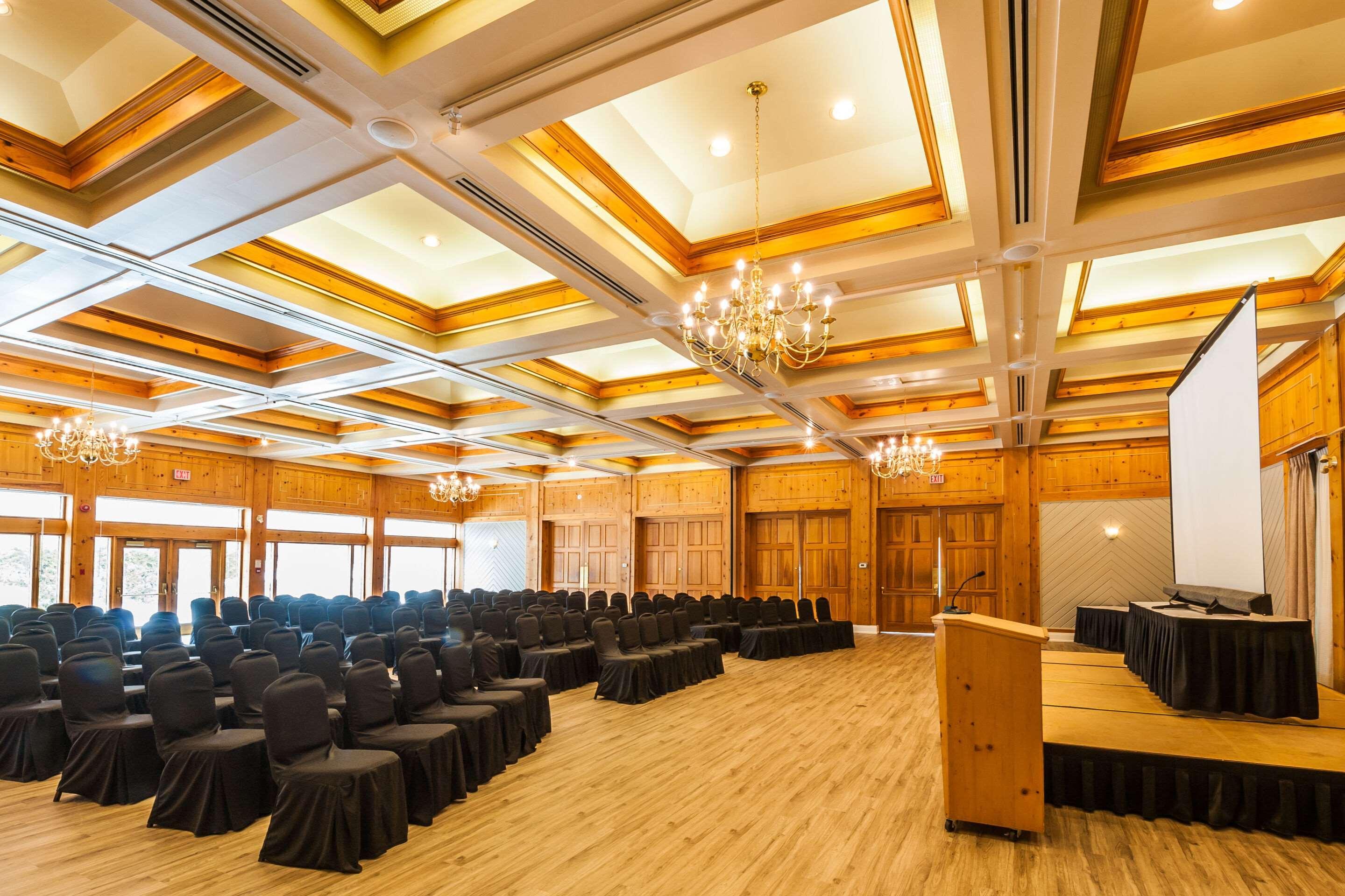 Pinestone Resort, Conference Centre, Spa & Golf Course Халибертон Экстерьер фото