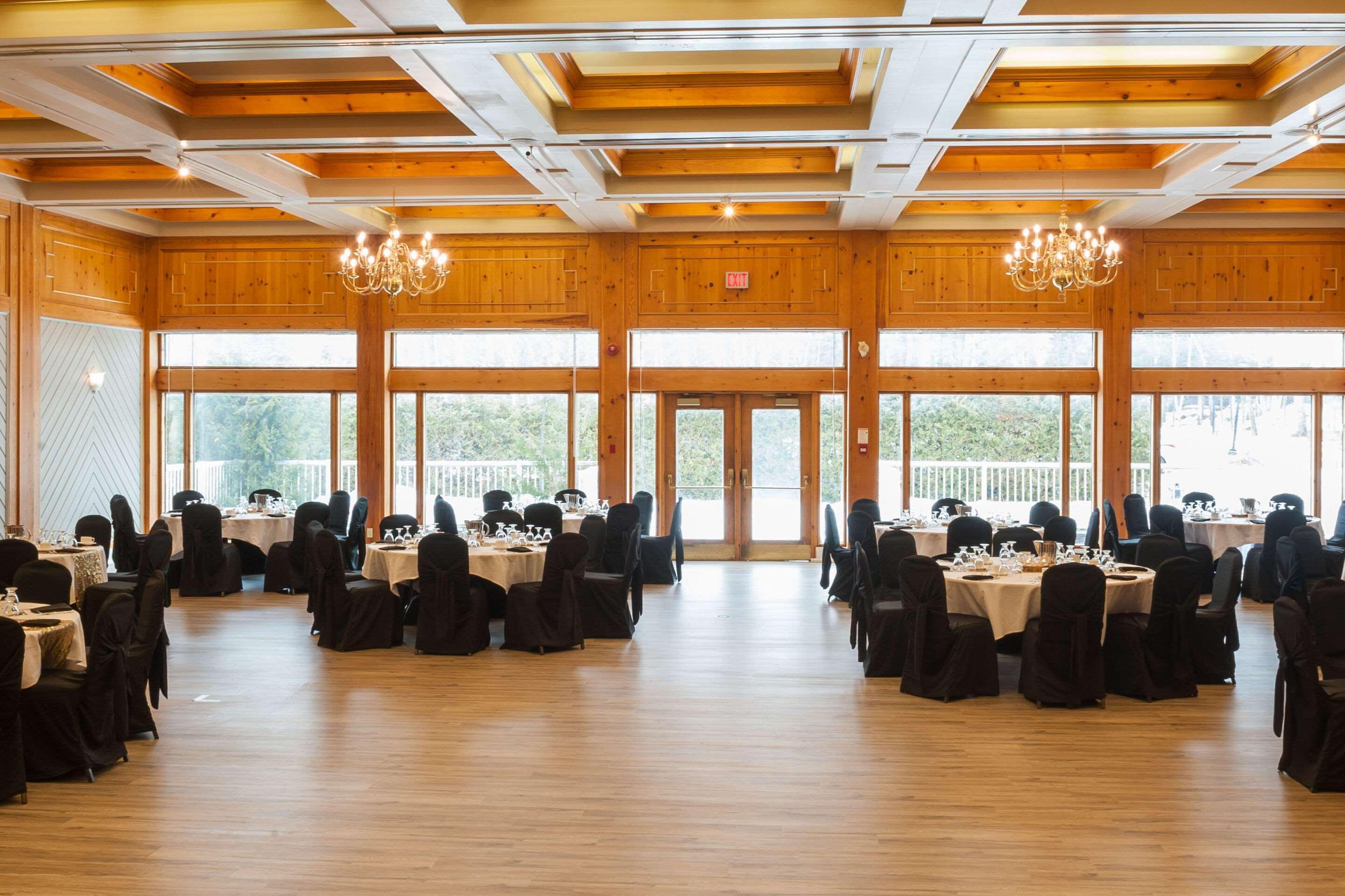 Pinestone Resort, Conference Centre, Spa & Golf Course Халибертон Экстерьер фото