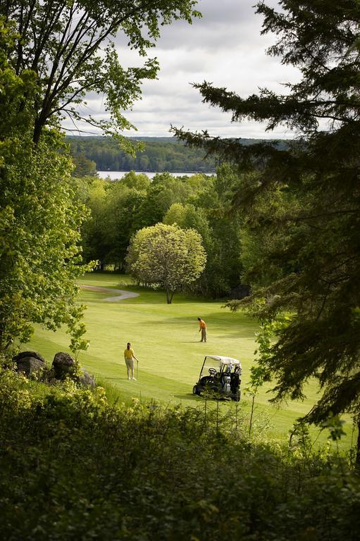 Pinestone Resort, Conference Centre, Spa & Golf Course Халибертон Экстерьер фото